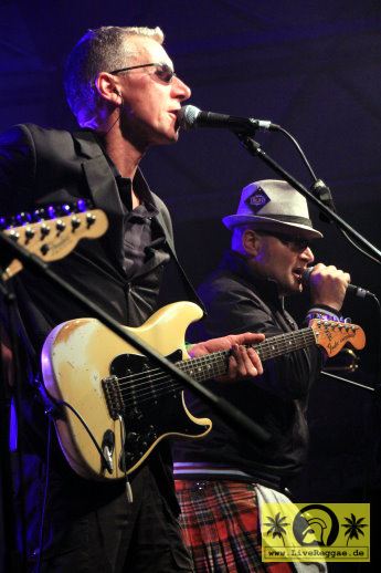 Mr. Review a.k.a. Rude & Visser (NL)